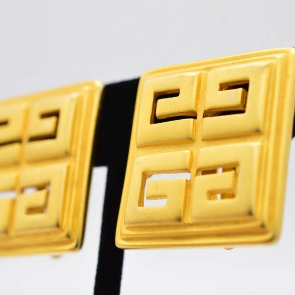 AUTHENTIC GIVENCHY LOGO VINTAGE CLIP ON EARRINGS - Picture 7 of 8